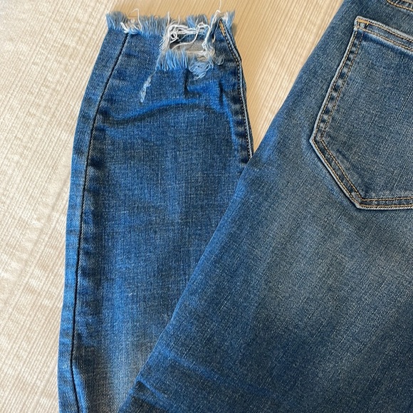 NWT Cello Distressed, Ripped Blue Jeans - Picture 9 of 10